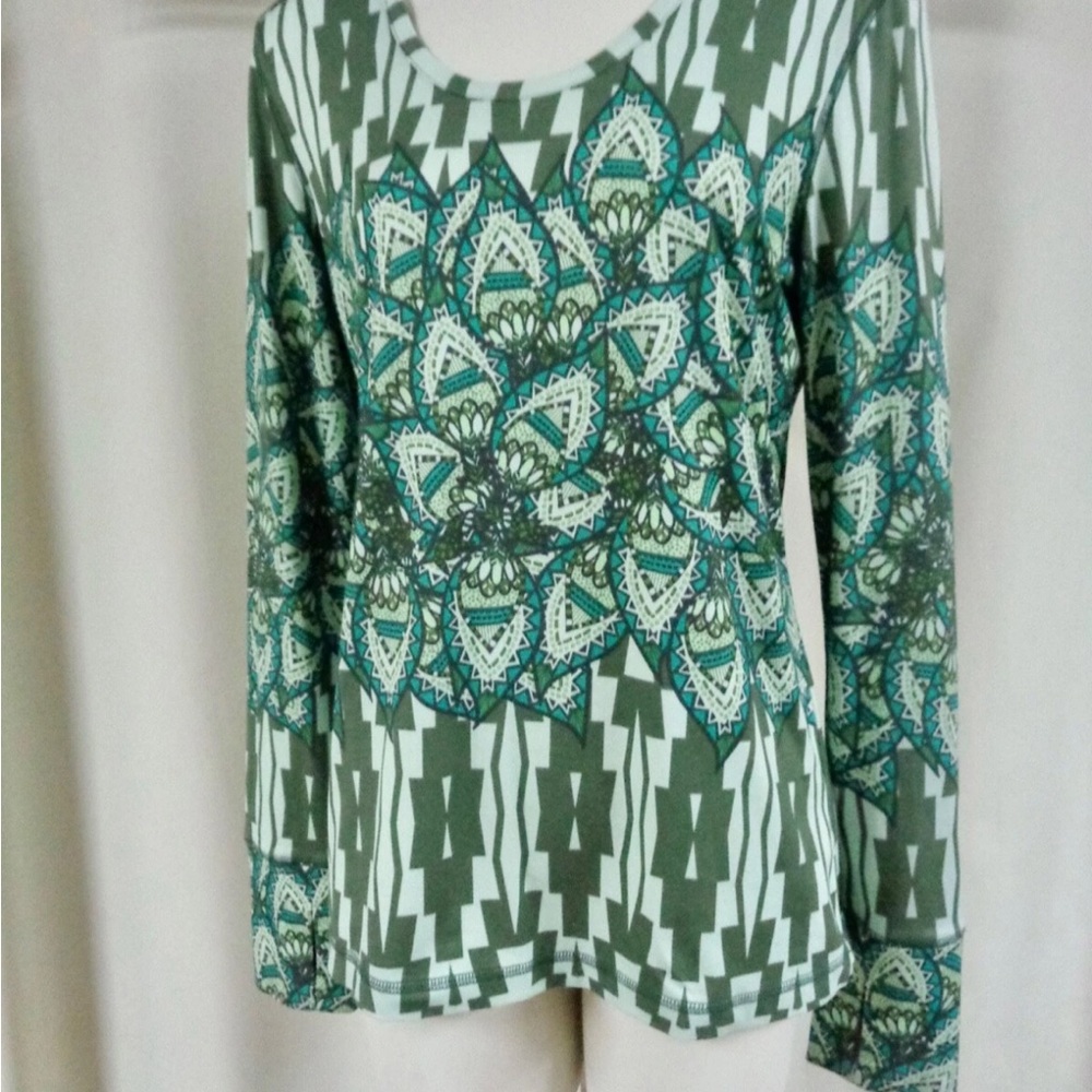 Title Nine Green and Teal Patterned Long Sleeve Top M